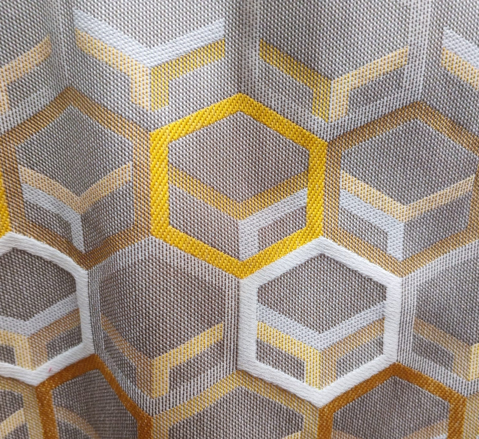 Hexagone Jaune Moutarde tissu brodé