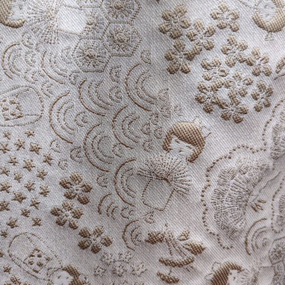 Poupée Japonaise tissu brodé