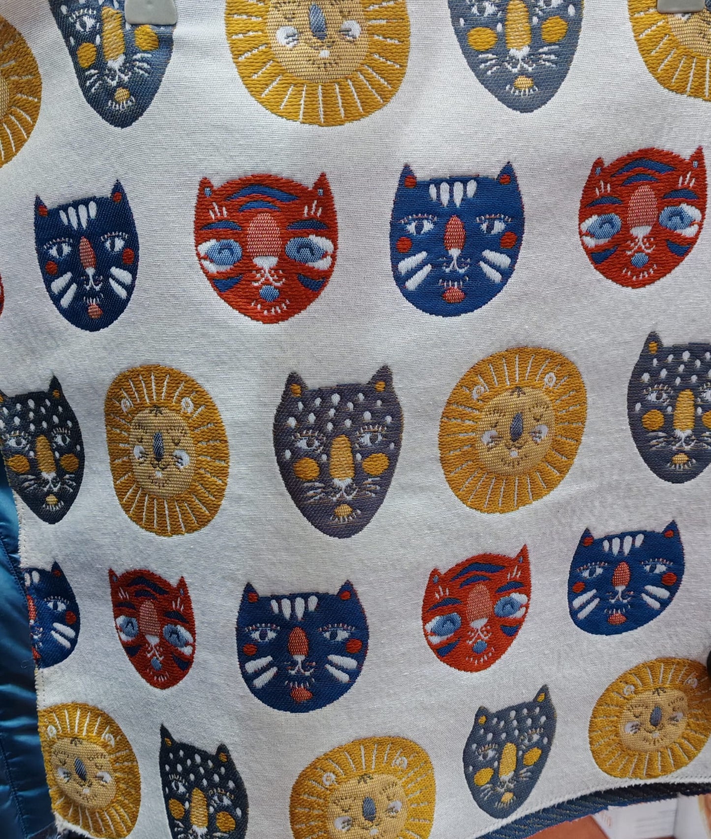 Tissu brodé animaux